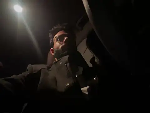 Snapshot of YJeromZCoxk chatting on 03/12/25, 11:33 YJeromZCoxk online show from 03/12/25, 11:33