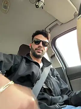 Snapshot of YJeromZCoxk chatting on 03/18/25, 03:31 YJeromZCoxk online show from 03/18/25, 03:31