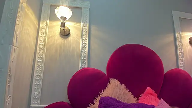 Bonniie 22 online show from 10/16/25, 01:12