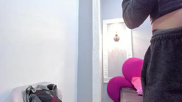 Bonniie 22 online show from 12/13/25, 07:53