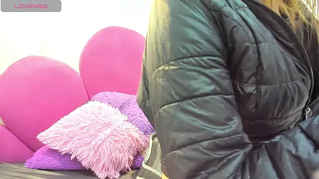 Bonniie 22 online show from 04/16/26, 06:52