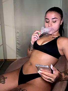 milabigassxoxo online show from 09/17/25, 11:34