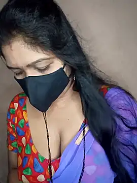 Snapshot of Bagi-Sexy chatting on 11/05/25, 12:43 Bagi-Sexy online show from 11/05/25, 12:43