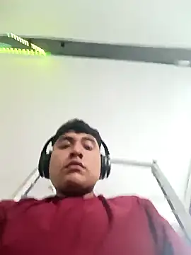 Snapshot of crisssalazar chatting on 03/10/25, 01:10 crisssalazar online show from 03/10/25, 01:10