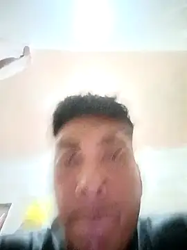 Snapshot of crisssalazar chatting on 09/09/25, 02:11 crisssalazar online show from 09/09/25, 02:11