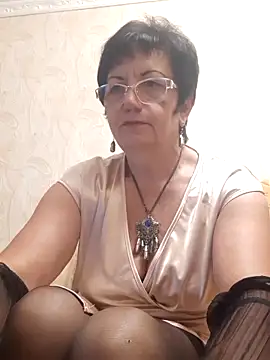 Snapshot of Lota5821 chatting on 06/18/26, 04:22 Lota5821 online show from 06/18/26, 04:22