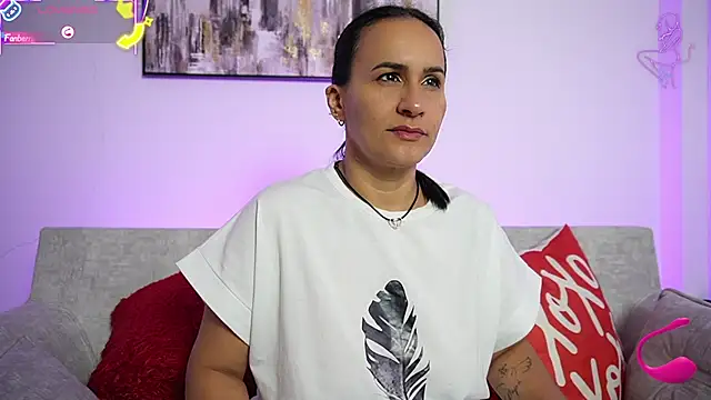 Snapshot of Sara_Charmy chatting on 11/28/25, 09:56 Sara Charmy online show from 11/28/25, 09:56