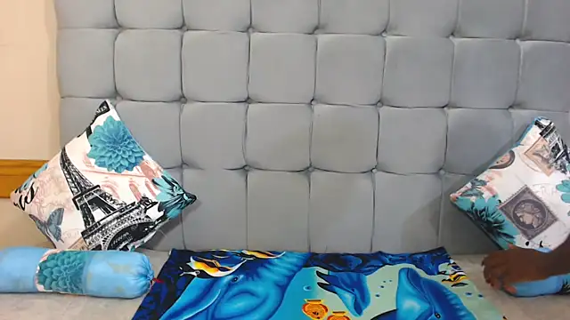 Snapshot of ChocolateClit chatting on 11/13/25, 04:28 ChocolateClit online show from 11/13/25, 04:28