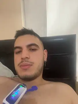 Snapshot of Iamcan_07 chatting on 11/02/25, 12:18 Iamcan 07 online show from 11/02/25, 12:18