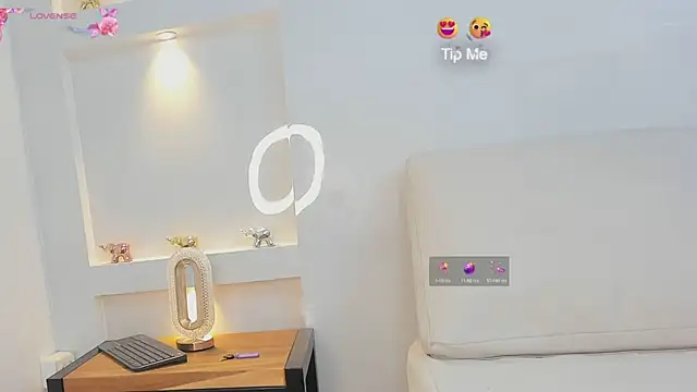 Snapshot of naomi_spark3 chatting on 03/18/25, 07:42 naomi spark3 online show from 03/18/25, 07:42