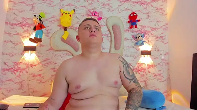 Snapshot of IM_SINAY chatting on 11/11/25, 12:10 IM SINAY online show from 11/11/25, 12:10