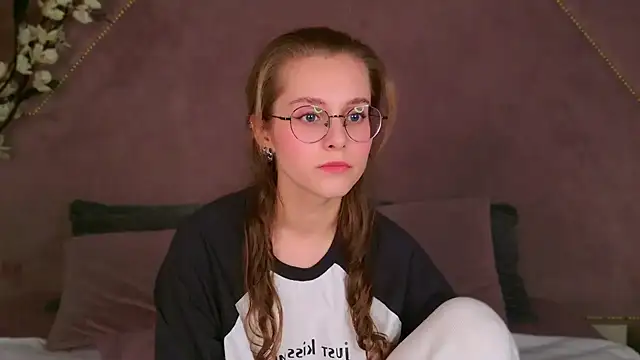 RileyMimicho online show from 09/24/25, 08:34