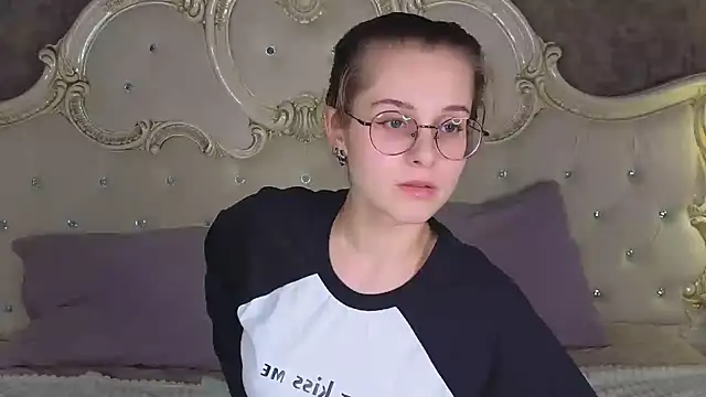 RileyMimicho online show from 10/05/25, 08:51