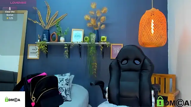 yessila parker online show from 10/25/25, 02:41