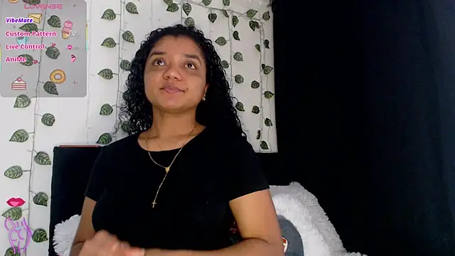 Snapshot of victtoria_cane63 chatting on 04/13/26, 10:37 victtoria cane63 online show from 04/13/26, 10:37