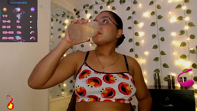 victtoria cane63 online show from 05/14/26, 10:27