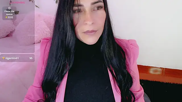 luna lgomez  online show from 03/05/25, 12:22