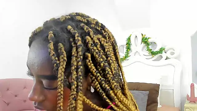 Snapshot of SamantaMarquez chatting on 03/18/25, 07:31 SamantaMarquez online show from 03/18/25, 07:31