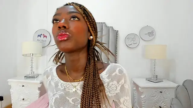 Snapshot of SamantaMarquez chatting on 10/02/25, 08:05 SamantaMarquez online show from 10/02/25, 08:05