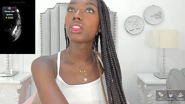 Snapshot of SamantaMarquez chatting on 11/19/25, 08:20 SamantaMarquez online show from 11/19/25, 08:20