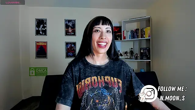 Snapshot of Nezuuuuu_ chatting on 10/03/25, 09:34 Nezuuuuu online show from 10/03/25, 09:34