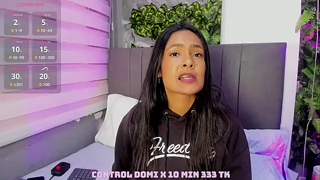 Fernanda liie  online show from 10/09/25, 12:25