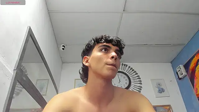 Snapshot of heiker_ chatting on 03/04/25, 07:19 heiker  online show from 03/04/25, 07:19