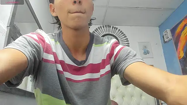 Snapshot of heiker_ chatting on 03/07/25, 02:15 heiker  online show from 03/07/25, 02:15