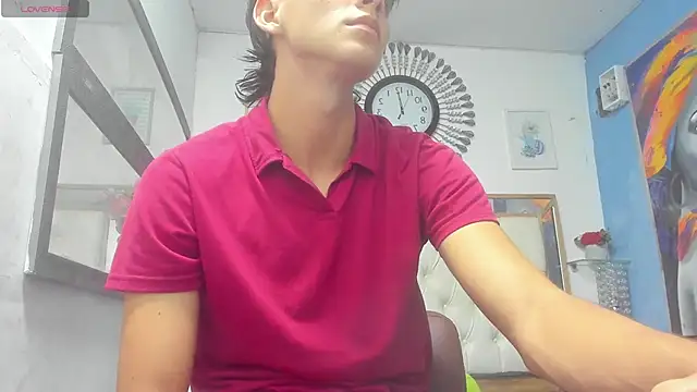 Snapshot of heiker_ chatting on 03/08/25, 02:23 heiker  online show from 03/08/25, 02:23