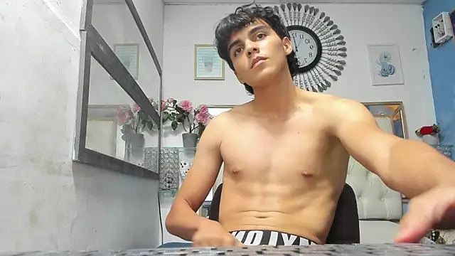 Snapshot of heiker_ chatting on 03/16/25, 01:17 heiker  online show from 03/16/25, 01:17