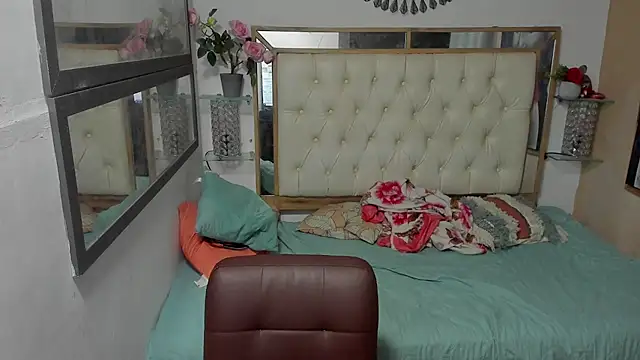 Snapshot of heiker_ chatting on 10/24/25, 02:52 heiker  online show from 10/24/25, 02:52