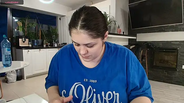 Layla- online show from 03/16/25, 06:01