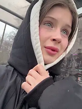 Snapshot of melicious_ chatting on 03/03/25, 12:05 melicious online show from 03/03/25, 12:05