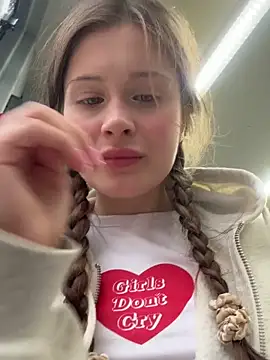 Snapshot of melicious_ chatting on 03/04/25, 11:08 melicious online show from 03/04/25, 11:08