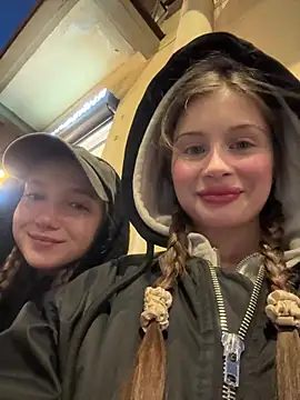 Snapshot of melicious_ chatting on 03/05/25, 04:13 melicious online show from 03/05/25, 04:13