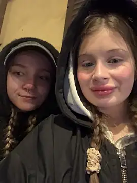 Snapshot of melicious_ chatting on 03/05/25, 07:49 melicious online show from 03/05/25, 07:49