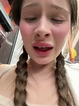 Snapshot of melicious_ chatting on 03/06/25, 03:56 melicious online show from 03/06/25, 03:56