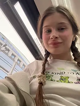 Snapshot of melicious_ chatting on 03/08/25, 02:51 melicious online show from 03/08/25, 02:51