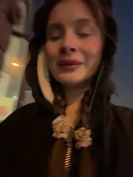 Snapshot of melicious_ chatting on 03/18/25, 04:59 melicious online show from 03/18/25, 04:59