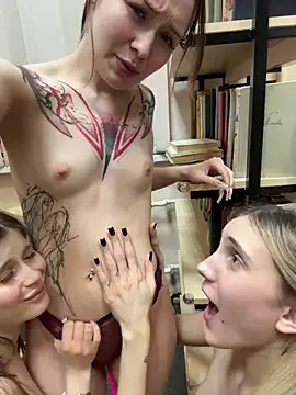 Snapshot of melicious_ chatting on 03/08/26, 07:39 melicious online show from 03/08/26, 07:39