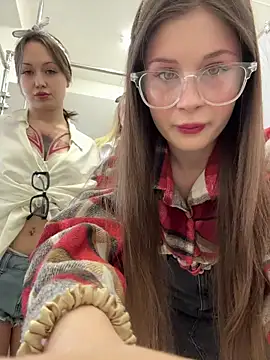 Snapshot of melicious_ chatting on 04/05/26, 06:21 melicious online show from 04/05/26, 06:21