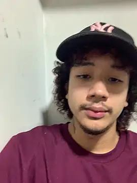 Snapshot of chillcol chatting on 03/05/25, 03:40 chillcol online show from 03/05/25, 03:40