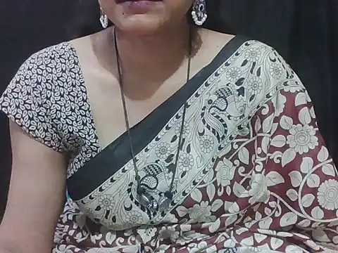 Snapshot of sugandha_bhabhi chatting on 03/11/26, 05:19 sugandha bhabhi online show from 03/11/26, 05:19