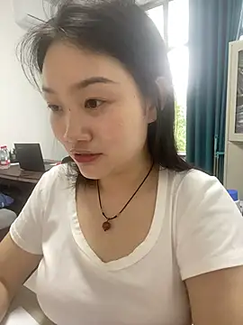 Snapshot of pangtouyubb chatting on 05/17/26, 04:21 pangtouyubb online show from 05/17/26, 04:21