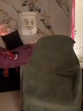 Snapshot of freakydesi chatting on 03/17/25, 06:40 freakydesi online show from 03/17/25, 06:40