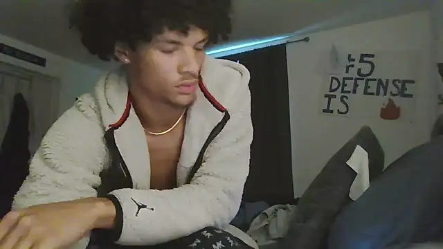 Snapshot of greg0516 chatting on 10/29/25, 06:31 greg0516 online show from 10/29/25, 06:31