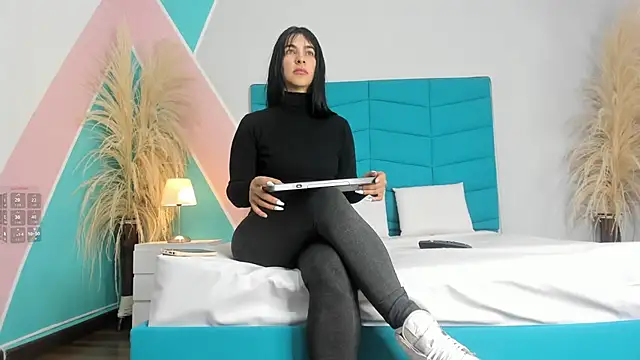 Emilly wilson  online show from 11/27/25, 09:33