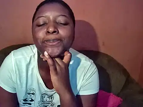 Snapshot of sexyhips2001 chatting on 03/08/25, 03:24 sexyhips2001 online show from 03/08/25, 03:24