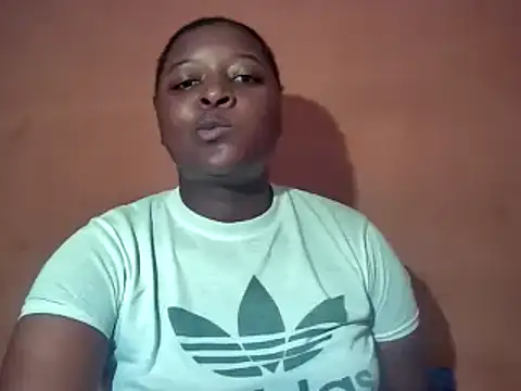 Snapshot of sexyhips2001 chatting on 10/24/25, 05:20 sexyhips2001 online show from 10/24/25, 05:20