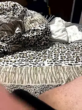 Snapshot of Mpampi chatting on 11/18/25, 06:23 Mpampi online show from 11/18/25, 06:23